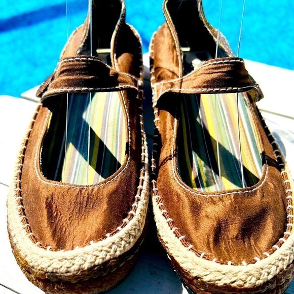 NWOT SIMPLE GREEN TOE brand BROWN MARY JANES SIZE 10 Cut small, like size 9 - Picture 3 of 11